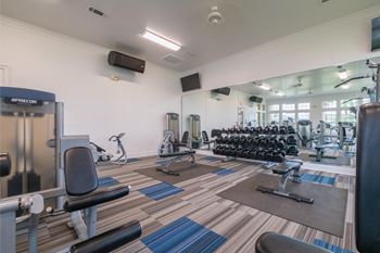 24/7 Well-equipped fitness center